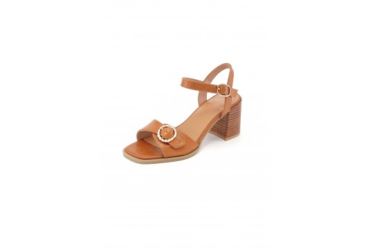 sandales et nu pieds Emilie Karston brooke