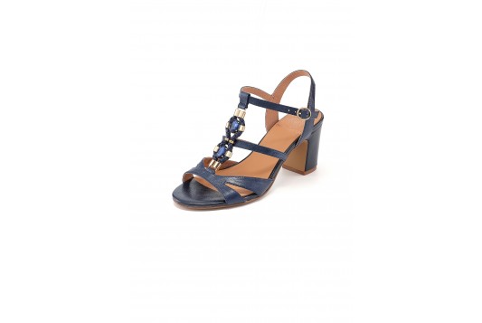 sandales et nu pieds Emilie Karston victoire