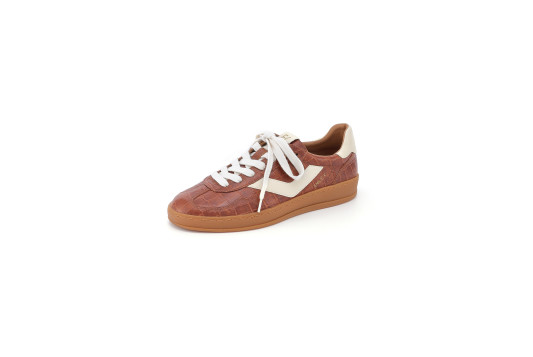 baskets et sportswears Emilie Karston elva